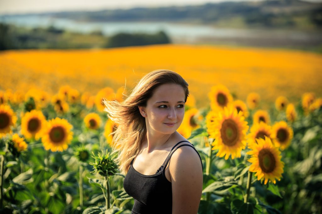 Océane au milieu des tournesols